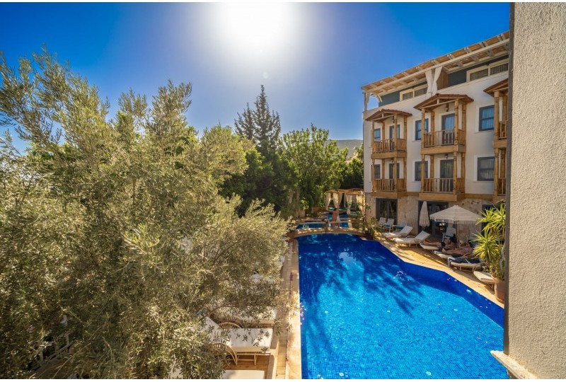 Deluxe Double Pool View