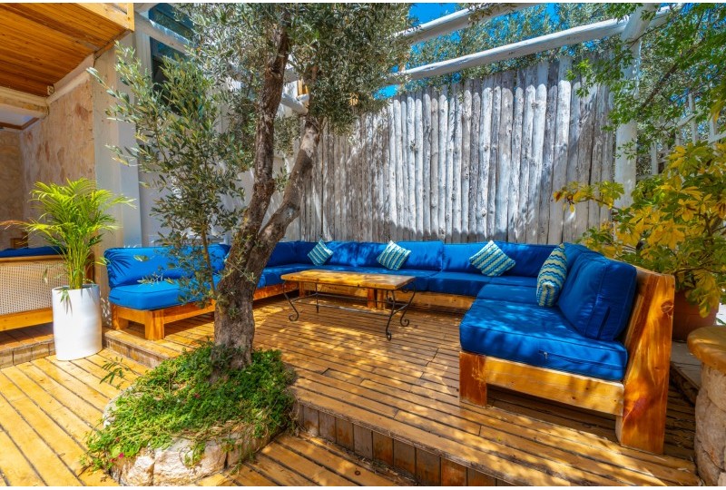 Pool Lounge